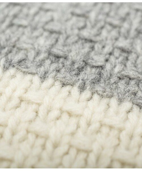 Saturdays NYC(サタデーズ ニューヨークシティ )の「EVERYDAY COLORBLOCK(ニット・メンズ・グレー/キナリ・XS/S/M/L/XL)」の6枚目の写真