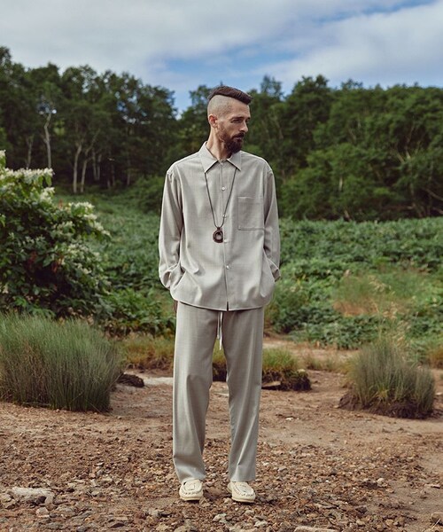 LIDNM(リドム)の「WOOL RAYON EASY PANTS(スラックス・メンズ・ベージュ系/グリーン系/ブルー系・SMALL/MEDIUM)」の4枚目の写真