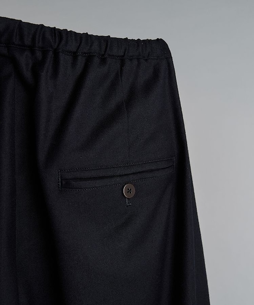 LIDNM(リドム)の「WOOL RAYON EASY PANTS(スラックス・メンズ・ベージュ系/グリーン系/ブルー系・SMALL/MEDIUM)」の15枚目の写真