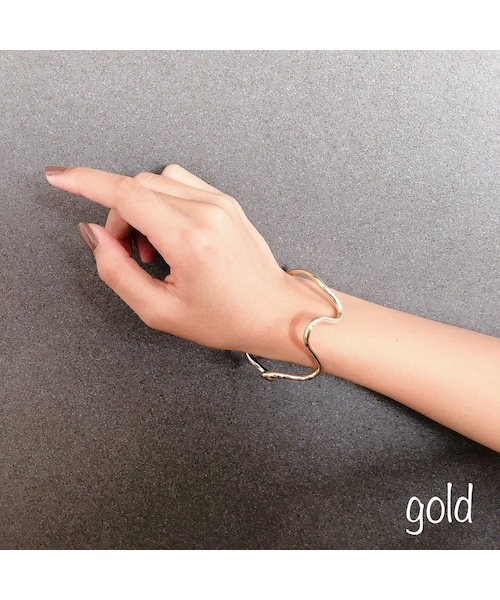 copine（コピン）の「スタイリッシュデザイン！ウェーブバングル(2color)（バングル/リストバンド・レディース・その他）」の13枚目の写真