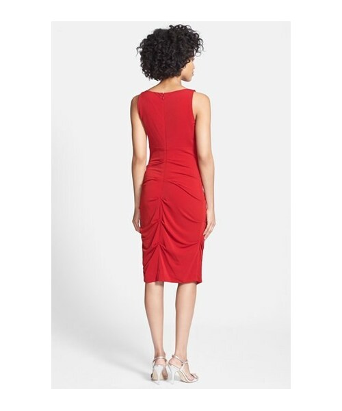 nicole miller（ニコルミラー）の「Nicole Miller Cowl Neck Crepe Sheath Dress（ワンピース・Red・Regular 8/Regular 2/Regular 4/Regular 10/Regular 0/Regular 6）」の4枚目の写真