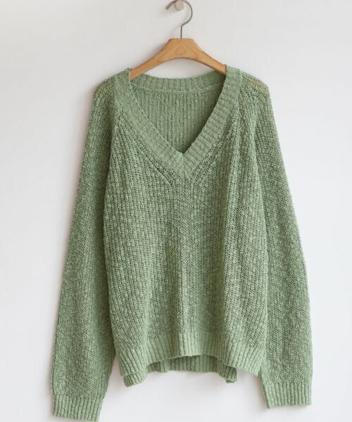 DHOLIC STYLE（ディーホリックスタイル）の「[qnigirls] Vネックルーズフィットニット（ニット/セーター・レディース・ブラック/イエロー/レッド/ホワイト/グリーン/ブルー・FREE）」の3枚目の写真