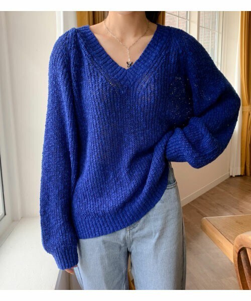 DHOLIC STYLE（ディーホリックスタイル）の「[qnigirls] Vネックルーズフィットニット（ニット/セーター・レディース・ブラック/イエロー/レッド/ホワイト/グリーン/ブルー・FREE）」の4枚目の写真