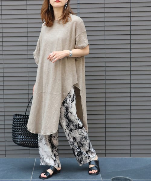 Sheson（シーズン）の「変形スリーブラウンドスリットワンピース（ワンピース・レディース・ホワイト/ブラック/グレーベージュ・FREE）」の7枚目の写真