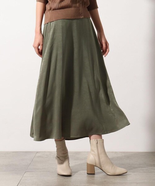 OZOC（オゾック）の「[洗える]マロンサテンスカート（スカート・レディース・カーキ(027)/ブラウン(042)/ベージュ(052)・38(M)）」の6枚目の写真