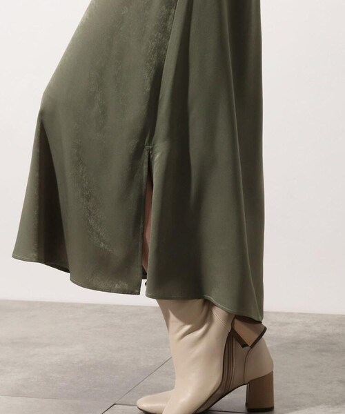 OZOC（オゾック）の「[洗える]マロンサテンスカート（スカート・レディース・カーキ(027)/ブラウン(042)/ベージュ(052)・38(M)）」の8枚目の写真