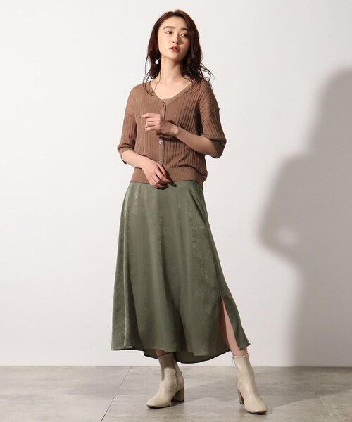 OZOC（オゾック）の「[洗える]マロンサテンスカート（スカート・レディース・カーキ(027)/ブラウン(042)/ベージュ(052)・38(M)）」の16枚目の写真