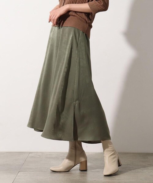 OZOC（オゾック）の「[洗える]マロンサテンスカート（スカート・レディース・カーキ(027)/ブラウン(042)/ベージュ(052)・38(M)）」の4枚目の写真