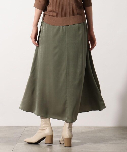 OZOC（オゾック）の「[洗える]マロンサテンスカート（スカート・レディース・カーキ(027)/ブラウン(042)/ベージュ(052)・38(M)）」の5枚目の写真