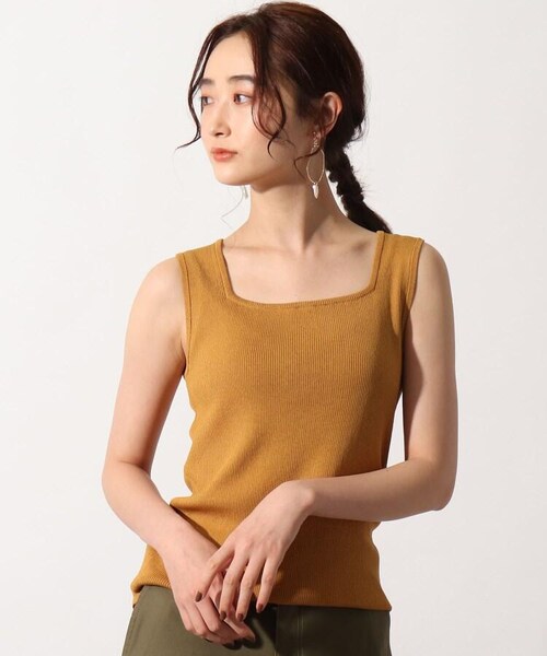 OZOC(オゾック)の「ノースリーブニット(トップス・レディース・オフホワイト(003)/キャメル(041)/ナチュラル(050)/モデル情報:身長165cm 着用サイズ38(M)/モデル情報:身長168cm 着用サイズ38(M)・38(M))」の4枚目の写真