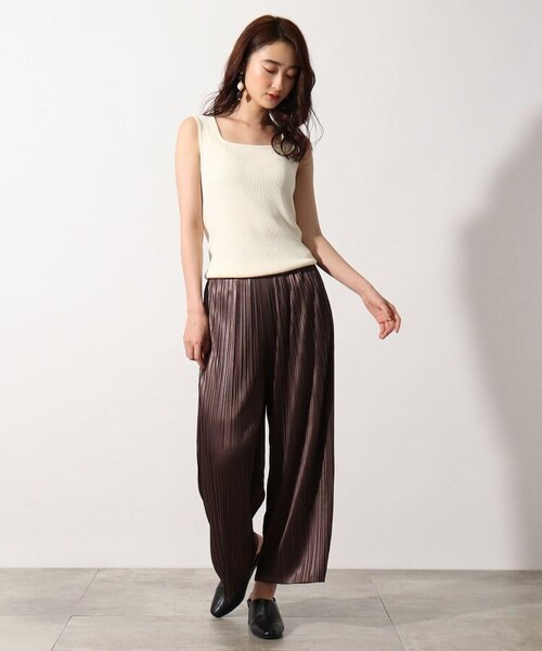 OZOC(オゾック)の「ノースリーブニット(トップス・レディース・オフホワイト(003)/キャメル(041)/ナチュラル(050)/モデル情報:身長165cm 着用サイズ38(M)/モデル情報:身長168cm 着用サイズ38(M)・38(M))」の17枚目の写真