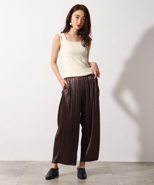 OZOC(オゾック)の「ノースリーブニット(トップス・レディース・オフホワイト(003)/キャメル(041)/ナチュラル(050)/モデル情報:身長165cm 着用サイズ38(M)/モデル情報:身長168cm 着用サイズ38(M)・38(M))」の16枚目の写真