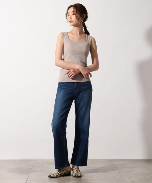 OZOC(オゾック)の「ノースリーブニット(トップス・レディース・オフホワイト(003)/キャメル(041)/ナチュラル(050)/モデル情報:身長165cm 着用サイズ38(M)/モデル情報:身長168cm 着用サイズ38(M)・38(M))」の18枚目の写真