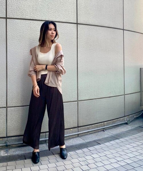 OZOC(オゾック)の「ノースリーブニット(トップス・レディース・オフホワイト(003)/キャメル(041)/ナチュラル(050)/モデル情報:身長165cm 着用サイズ38(M)/モデル情報:身長168cm 着用サイズ38(M)・38(M))」の21枚目の写真