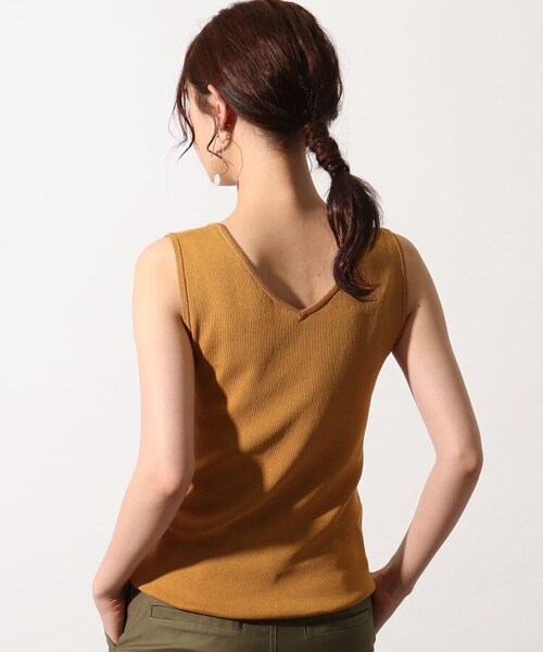 OZOC(オゾック)の「ノースリーブニット(トップス・レディース・オフホワイト(003)/キャメル(041)/ナチュラル(050)/モデル情報:身長165cm 着用サイズ38(M)/モデル情報:身長168cm 着用サイズ38(M)・38(M))」の6枚目の写真