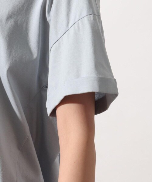 OZOC（オゾック）の「[26(S)/52(LL)WEB限定サイズ][洗える]バックツイストプルオーバー（トップス・レディース・オフホワイト(003)/ナチュラル(050)/サックス(090)/スミクロ(018)/モデル情報:身長163cm 着用サイズ38(M)・26(S)/38(M)/40(L)/52(LL)）」の9枚目の写真