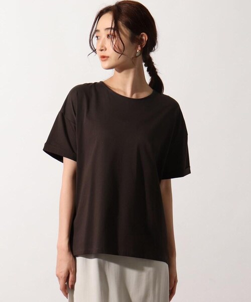 OZOC（オゾック）の「[26(S)/52(LL)WEB限定サイズ][洗える]バックツイストプルオーバー（トップス・レディース・オフホワイト(003)/ナチュラル(050)/サックス(090)/スミクロ(018)/モデル情報:身長163cm 着用サイズ38(M)・26(S)/38(M)/40(L)/52(LL)）」の22枚目の写真