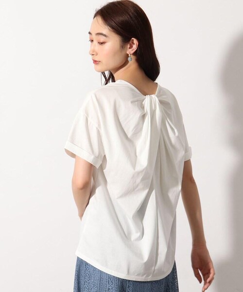 OZOC（オゾック）の「[26(S)/52(LL)WEB限定サイズ][洗える]バックツイストプルオーバー（トップス・レディース・オフホワイト(003)/ナチュラル(050)/サックス(090)/スミクロ(018)/モデル情報:身長163cm 着用サイズ38(M)・26(S)/38(M)/40(L)/52(LL)）」の17枚目の写真