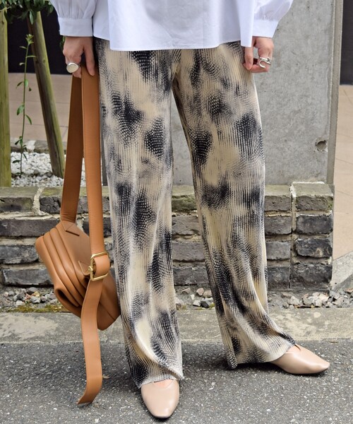 no brand(ノーブランド)の「タイダイプリーツラフPT(その他パンツ・レディース・その他)」の4枚目の写真