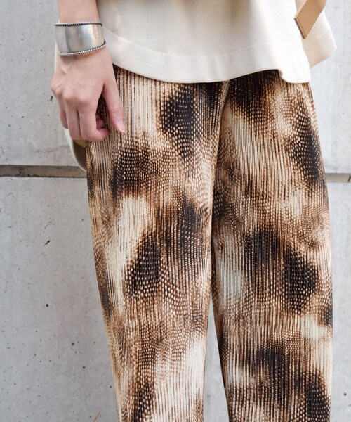 no brand(ノーブランド)の「タイダイプリーツラフPT(その他パンツ・レディース・その他)」の3枚目の写真