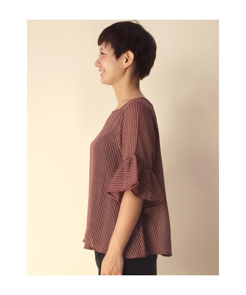 w closet（ダブルクローゼット）の「【A/W】袖フリルストライプブラウス（トップス・レディース・ブラック/ボルドー/ネイビー・FREE）」の5枚目の写真