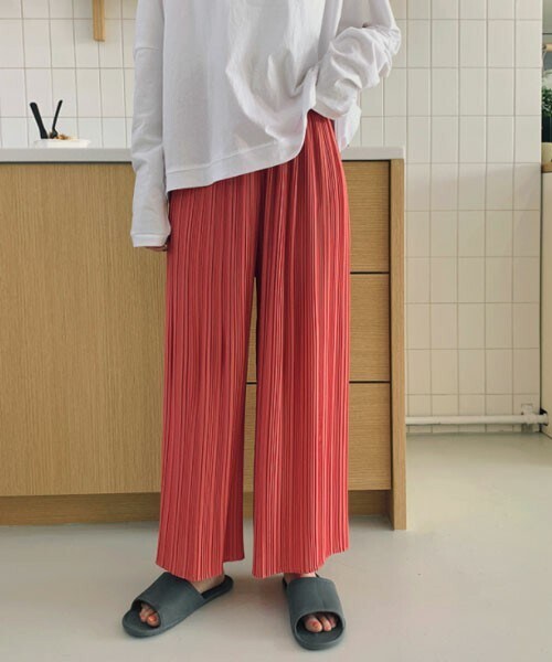 DHOLIC STYLE（ディーホリックスタイル）の「[mayblue] プリーツワイドパンツ（その他パンツ・レディース・ホワイト/イエロー/ピンク/ブラック/ブルー・FREE）」の5枚目の写真