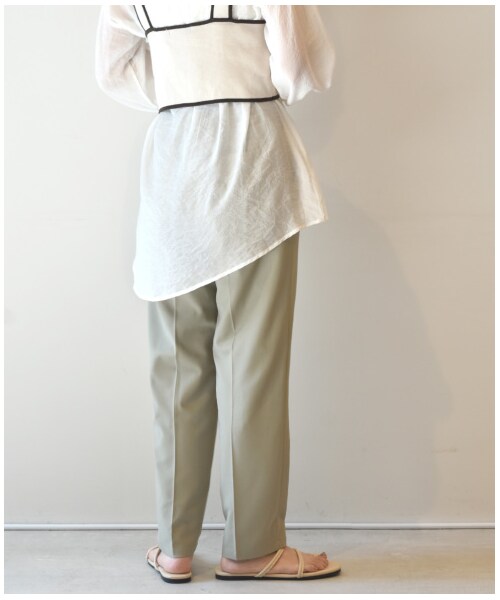 w closet(ダブルクローゼット)の「スリムスラックスパンツ(パンツ・レディース・Lカーキ/ベージュ/Sオレンジ/Dモカ・S/M/FREE/L)」の17枚目の写真