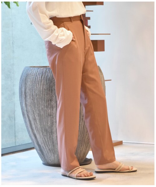 w closet(ダブルクローゼット)の「スリムスラックスパンツ(パンツ・レディース・Lカーキ/ベージュ/Sオレンジ/Dモカ・S/M/FREE/L)」の8枚目の写真