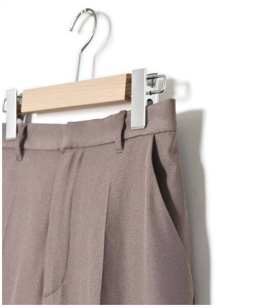 w closet(ダブルクローゼット)の「スリムスラックスパンツ(パンツ・レディース・Lカーキ/ベージュ/Sオレンジ/Dモカ・S/M/FREE/L)」の12枚目の写真