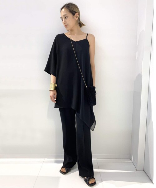 AP STUDIO（エーピーストゥディオ）の「アシンメトリーブラウス（トップス・ブラック/フリー/在庫あり）」の2枚目の写真