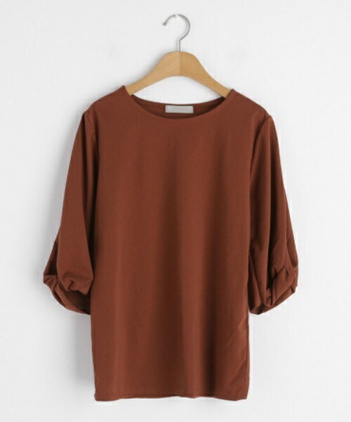 DHOLIC（ディーホリック）の「ツイストスリーブTシャツ（Tシャツ/カットソー・レディース・ホワイト/ブラウン/ブラック/ベージュ・FREE）」の3枚目の写真