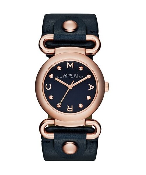 Marc by Marc Jacobs（マークバイマークジェイコブス）の「MARC BY MARC JACOBS 'Small Molly' Leather Strap Watch, 30mm（アナログ腕時計・Navy/ Rose Gold）」の2枚目の写真