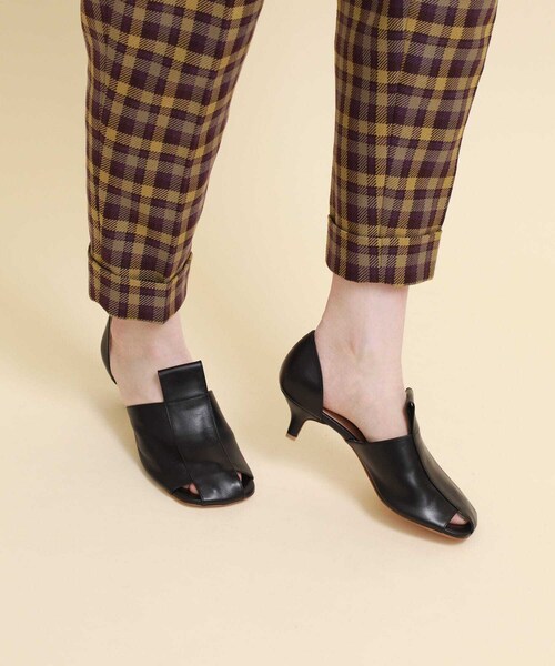 ELIN（エリン）の「スクエアトゥセパレートパンプス（シューズ・レディース・BLACK/BEIGE・XS/S/M）」の9枚目の写真