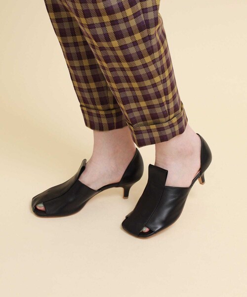 ELIN（エリン）の「スクエアトゥセパレートパンプス（シューズ・レディース・BLACK/BEIGE・XS/S/M）」の8枚目の写真