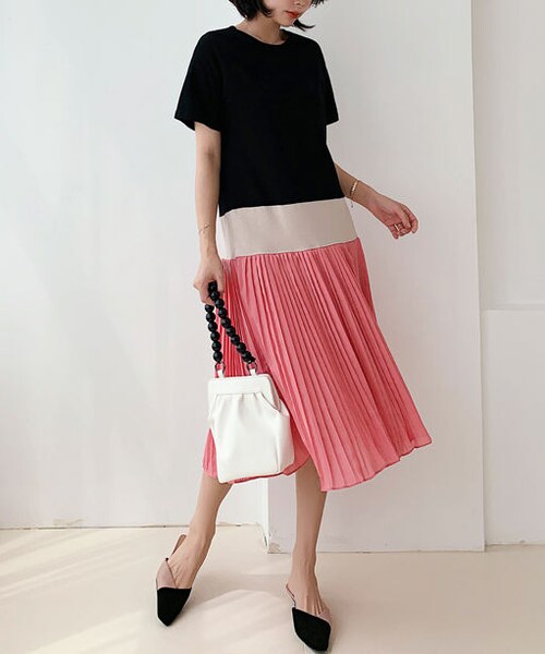 no brand（ノーブランド）の「バイカラー大人プリーツワンピース（ワンピース・レディース・その他）」の3枚目の写真