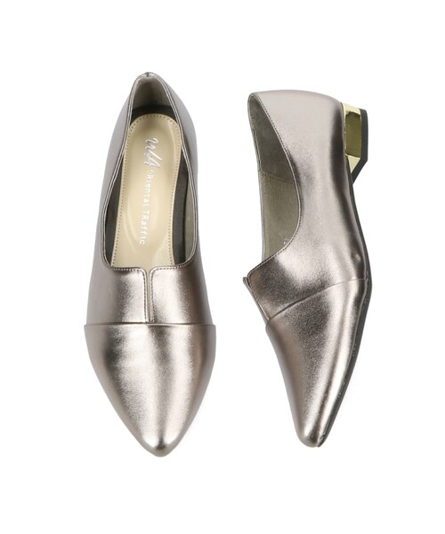 ORiental TRaffic(オリエンタルトラフィック)の「スリット切替フラットパンプス(その他・レディース・ブラック/ガンメタル/グレー・34(22.0cm)/35(22.5cm)/36(23.0cm)/37(23.5cm)/38(24.0cm)/39(24.5cm)/40(25.0cm)/41(25.5cm)/42(26.0cm))」の2枚目の写真