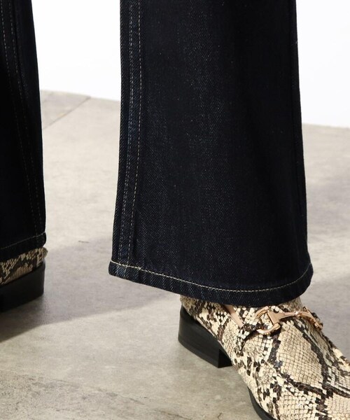 OZOC（オゾック）の「[洗える]オーガニックコットンストレートデニム（パンツ・レディース・ディープネイビー(095)/ネイビー(093)・36(S)/38(M)/40(L)）」の8枚目の写真