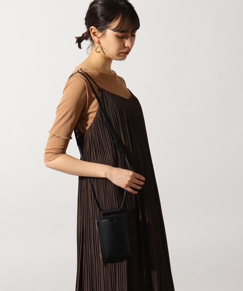 OZOC（オゾック）の「スマホショルダー（バッグ・レディース・ブラック(019)/ブラウン(042)/カーキ(027)/アイボリー(004)/ブラウン(142)・00）」の11枚目の写真