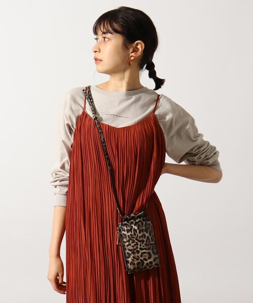 OZOC（オゾック）の「スマホショルダー（バッグ・レディース・ブラック(019)/ブラウン(042)/カーキ(027)/アイボリー(004)/ブラウン(142)・00）」の18枚目の写真