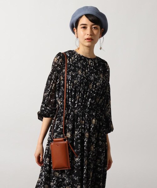 OZOC（オゾック）の「スマホショルダー（バッグ・レディース・ブラック(019)/ブラウン(042)/カーキ(027)/アイボリー(004)/ブラウン(142)・00）」の16枚目の写真