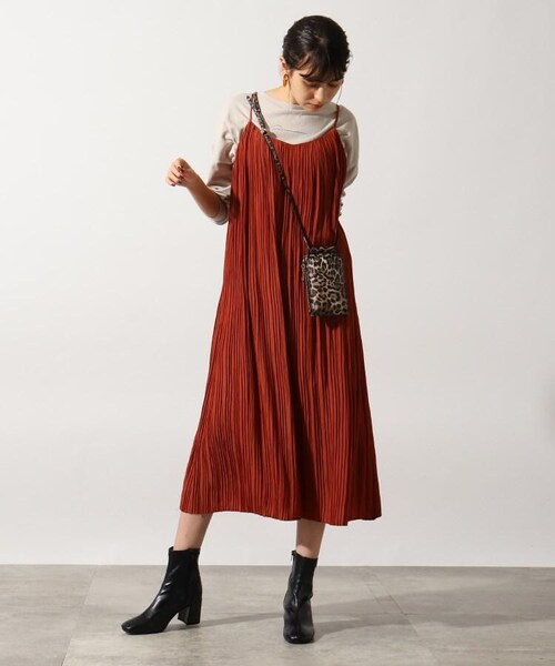 OZOC（オゾック）の「スマホショルダー（バッグ・レディース・ブラック(019)/ブラウン(042)/カーキ(027)/アイボリー(004)/ブラウン(142)・00）」の19枚目の写真