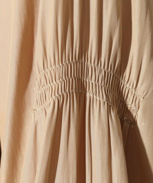 OZOC（オゾック）の「[洗える]サテンギャザーワンピース（ワンピース/ドレス・レディース・ライトベージュ(051)/ブラウン(042)/ライトパープル(081)・38(M)/40(L)）」の12枚目の写真