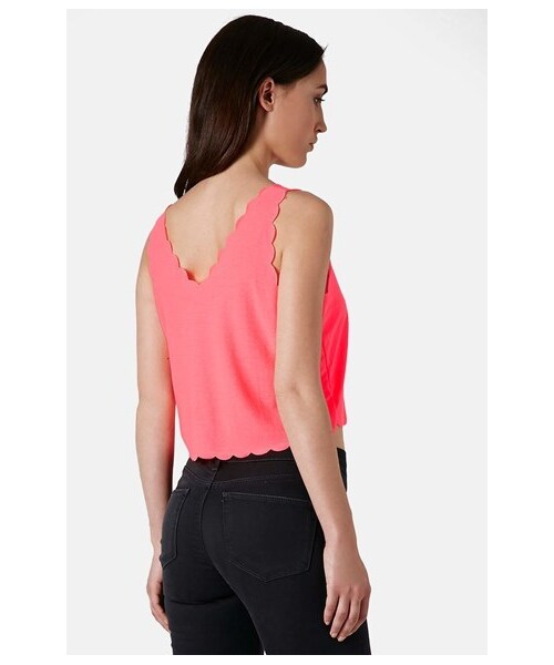 TOPSHOP(トップショップ)の「Topshop Scalloped Hem Crop Tank(タンクトップ・Bright Pink/Light Blue/Cream/Blue/Rose/Black/Mint・Regular 6 (2-4 US)/Regular 12 (14 US)/Regular 8 (6-8 US)/Regular 10 (10-12 US))」の5枚目の写真