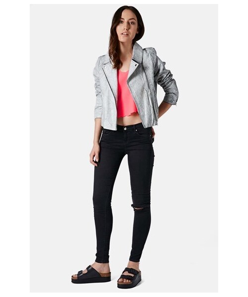 TOPSHOP(トップショップ)の「Topshop Scalloped Hem Crop Tank(タンクトップ・Bright Pink/Light Blue/Cream/Blue/Rose/Black/Mint・Regular 6 (2-4 US)/Regular 12 (14 US)/Regular 8 (6-8 US)/Regular 10 (10-12 US))」の3枚目の写真