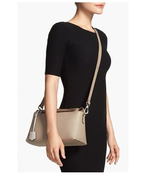 FENDI（フェンディ）の「Fendi 'Bauletto Piccolo' Leather Crossbody Bag（ショルダーバッグ