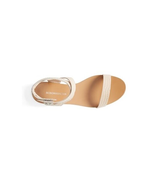 BCBGMAXAZRIA（ビーシービージーマックスアズリア）の「BCBG MAXAZRIA BCBGMAXAZRIA 'Brannon' Croc Embossed Flat Sandal（サンダル・Blue Depths/Beige・7.5 M/9 M/8 M/9.5 M/7 M/6.5 M/10 M/6 M/8.5 M）」の2枚目の写真