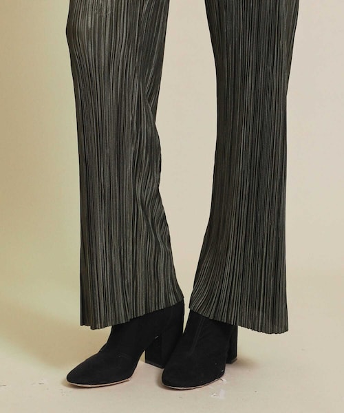 CLANE（クラネ）の「《STUDIOUS復刻別注》リラックスルーズプリーツパンツ（パンツ・レディース・BLACK/BEIGE/KHAKI・0/1）」の8枚目の写真