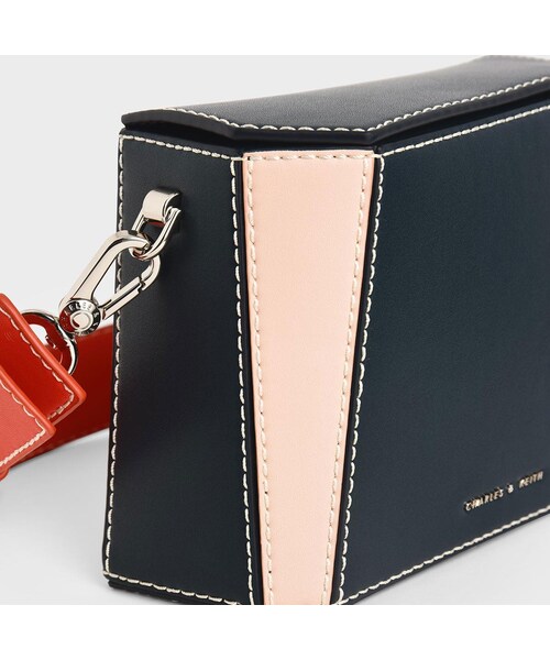 CHARLES & KEITH（チャールズ & キース）の「【2020 FALL】ツートーン ボクシーバッグ / Two-Tone Boxy Bag （Teal）（バッグ・レディース・Teal・S/FREE）」の7枚目の写真