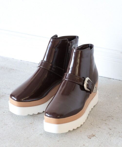 PAGEBOY（ページボーイ）の「スクエアショートブーツ（シューズ・レディース・ブラック/ダークブラウン・M(23.5cm)/L(24.5cm)）」の2枚目の写真