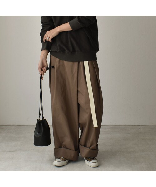 Lavish Gate(ラヴィッシュゲート)の「bottoms-07002 ベルト付き ラップ ワイドチノパンツ モカ ベージュ(チノパンツ・レディース・その他)」の5枚目の写真
